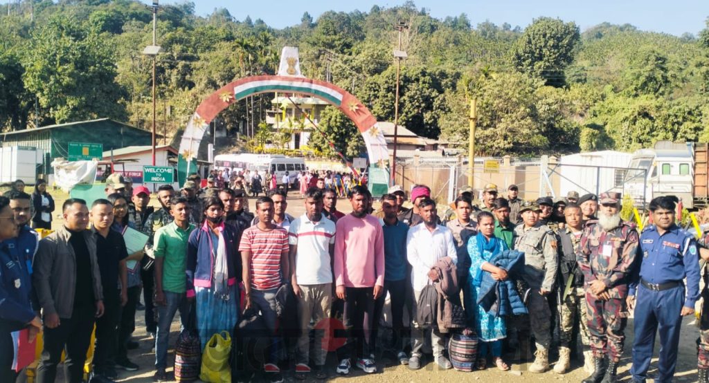 সাজা ভোগ শেষে তামাবিল দিয়ে দেশে ফিরলেন নারীসহ ১৭ বাংলাদেশি