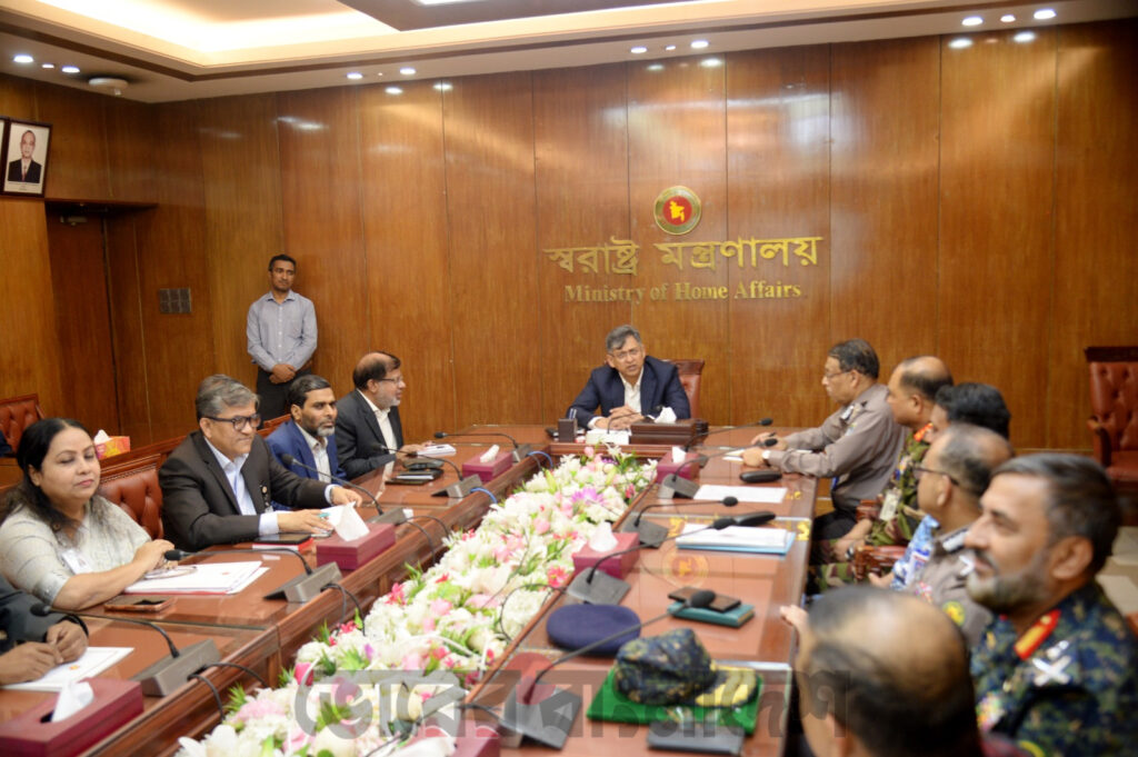 পুলিশসহ অন্যান্য শৃঙ্খলা বাহিনীকে জনগণের আস্থা অর্জনের মধ্য দিয়ে দ্রুত জনপ্রত্যাশা পূরণ করতে হবে- স্বরাষ্ট্র মন্ত্রী 