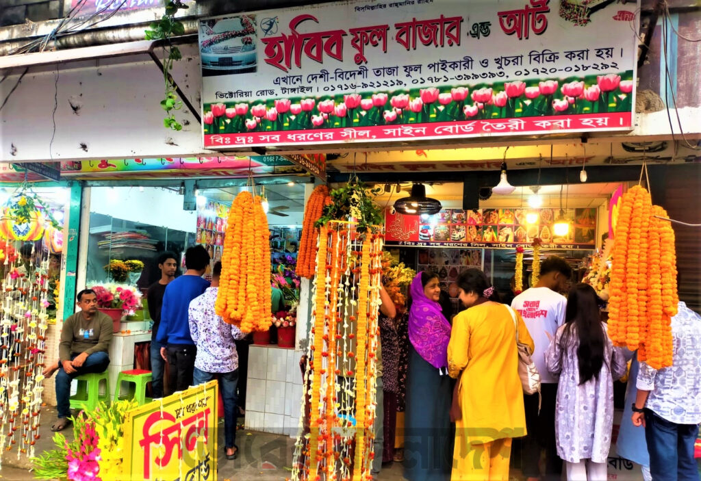 ফুলের দোকানে উপচে পড়া ভিড় :: বিনোদন কেন্দ্রের নয়া লুক টাঙ্গাইলে ভালোবাসা দিবসের রঙিন প্রস্তুতি