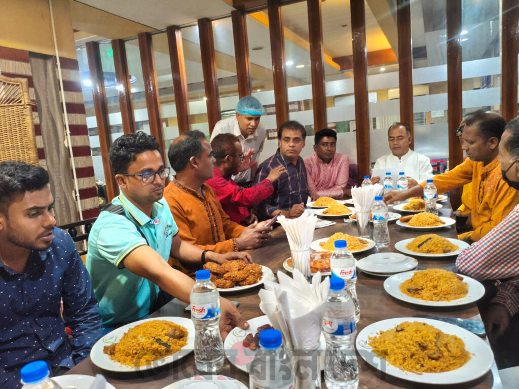 টাঙ্গাইলে রুর‌্যাল জানালিষ্ট ফাউন্ডেশন এর আলোচনা সভা, ইফতার ও দোয়া মাহফিল অনুষ্ঠিত মাহফিল