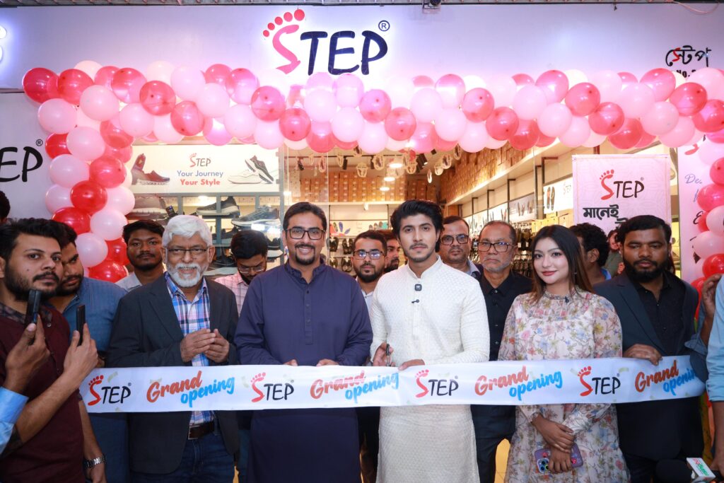 যমুনা ফিউচার পার্কে স্টেপ ফুটওয়্যারের নতুন আউটলেটের বর্ণাঢ্য উদ্বোধন