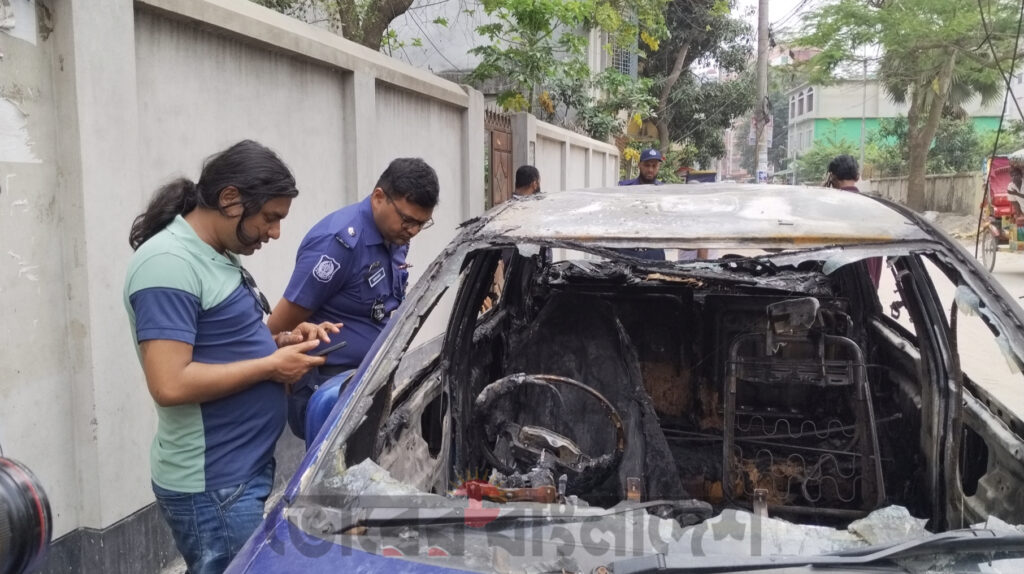 টাঙ্গাইলে নাগরিক অধিকার রক্ষার কন্ঠস্বর রাজ্যের গাড়িতে আগুন