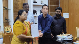 রাঙামাটিতে ফার্মাসিউটিক্যালস প্রতিনিধিদের জেলা প্রশাসক বরাবর স্মারকলিপি প্রদান।