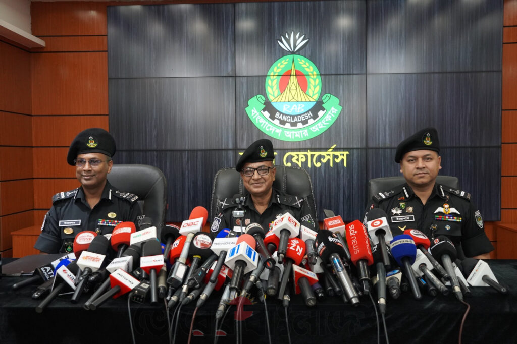 র‌্যাবের সাম্প্রতিক আভিযানিক সাফল্য তুলে ধরলেন মহাপরিচালক