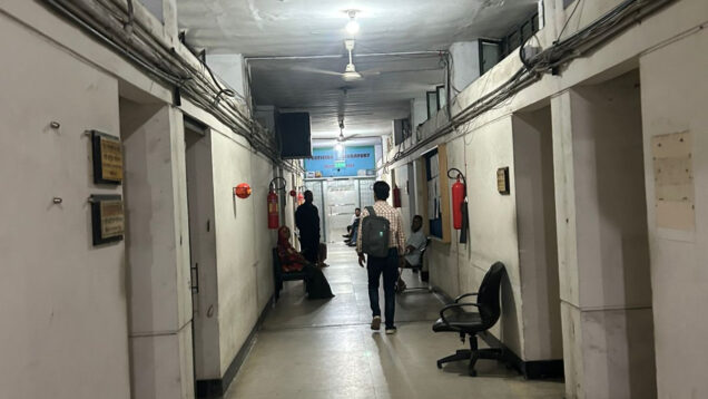 খামারবাড়ি কীটনাশক শাখার উচ্চমান সহকারী আমির হোসেনের বিরুদ্ধে দুর্নীতির অভিযোগ