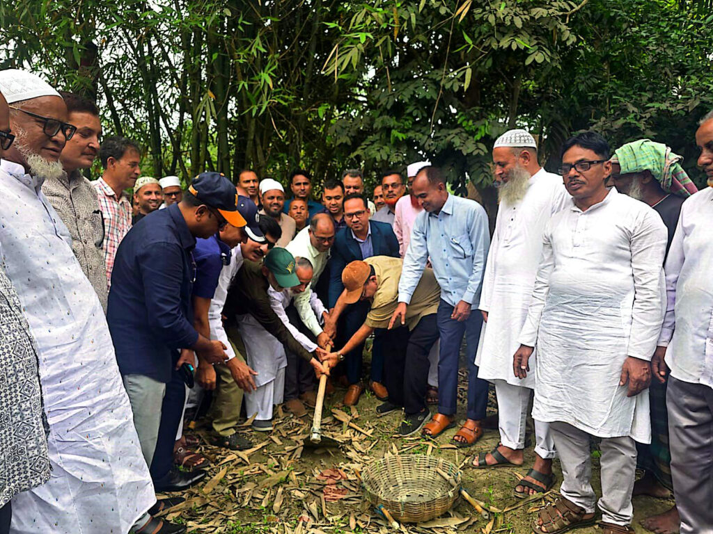 টাঙ্গাইলের মধুপুরে খাল খনন উদ্বোধন
