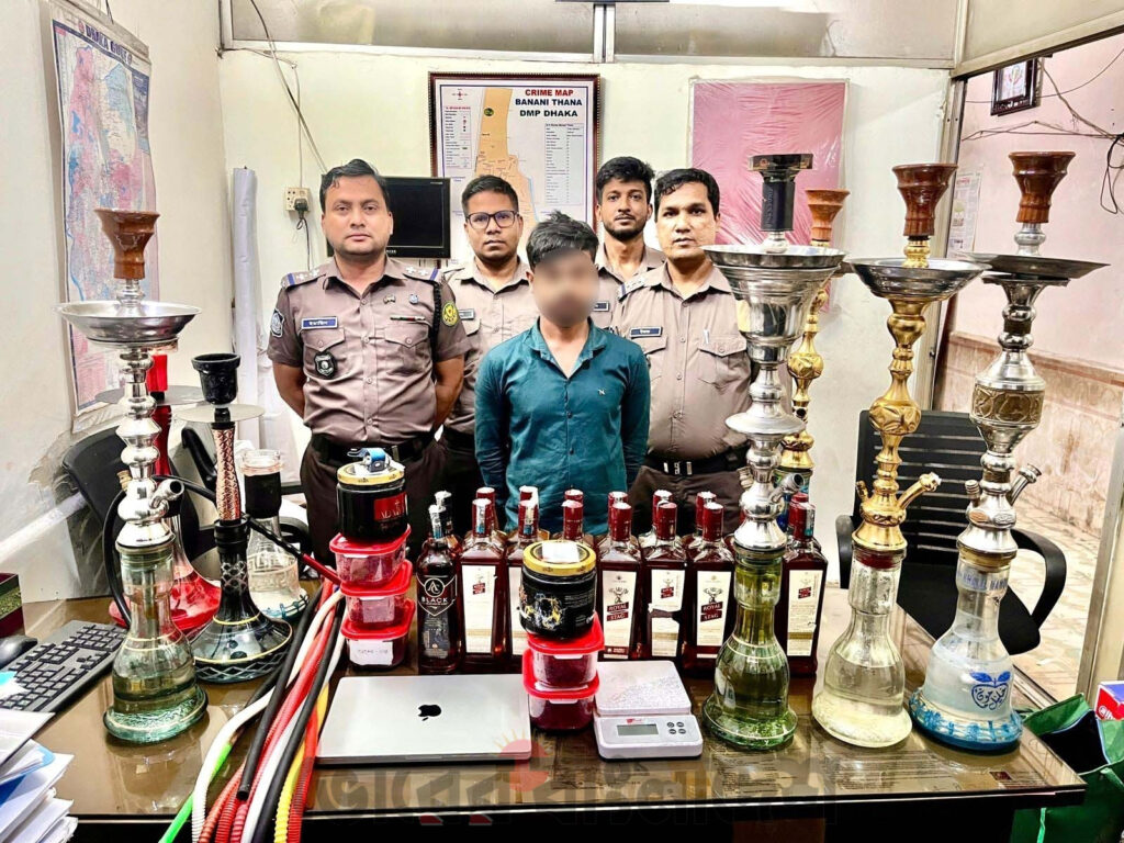 বনানীতে বিদেশি মদসহ যুবক গ্রেফতার