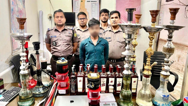 বনানীতে বিদেশি মদসহ যুবক গ্রেফতার