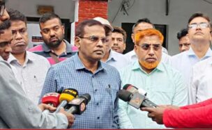 ভারত থেকে ২০০ ব্রডগেজ কোচ আমদানি: উৎপাদন সক্ষমতা বাড়াতে আধুনিকায়ন শুরু সৈয়দপুর রেলকারখানায়