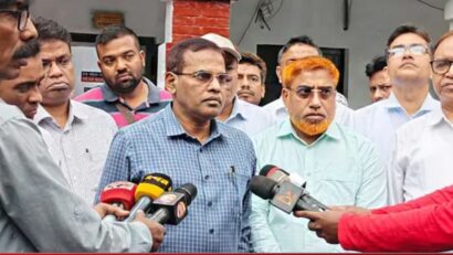 ভারত থেকে ২০০ ব্রডগেজ কোচ আমদানি: উৎপাদন সক্ষমতা বাড়াতে আধুনিকায়ন শুরু সৈয়দপুর রেলকারখানায়