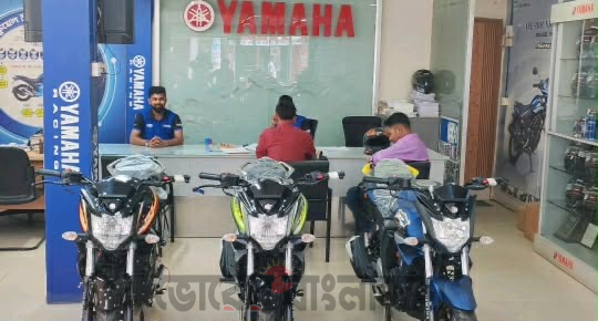 জ্বালানি সংকটে  মোটরসাইকেল বিক্রেতায় ধস, আকর্ষণীয় অফারেও নেই ক্রেতা
