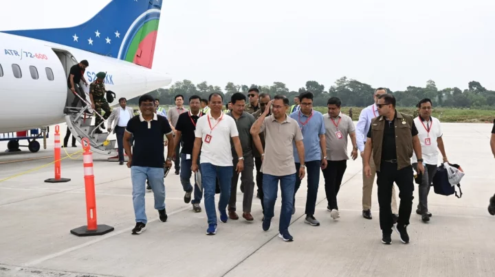 যশোর পৌঁছলেন প্রধানমন্ত্রী