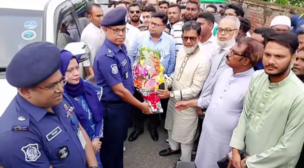 গজারিয়ায় ফুলদী নদীর উপর ব্রিজ নির্মাণ পরিদর্শনে সড়ক পরিবহন মন্ত্রী—
