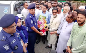 গজারিয়ায় ফুলদী নদীর উপর ব্রিজ নির্মাণ পরিদর্শনে সড়ক পরিবহন মন্ত্রী—