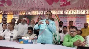 হোমনায় নাগরিক সংবর্ধনায় ফুলের টাকা দুস্থদের দেওয়ার আহ্বান সেলিম ভূঁইয়া এমপির 