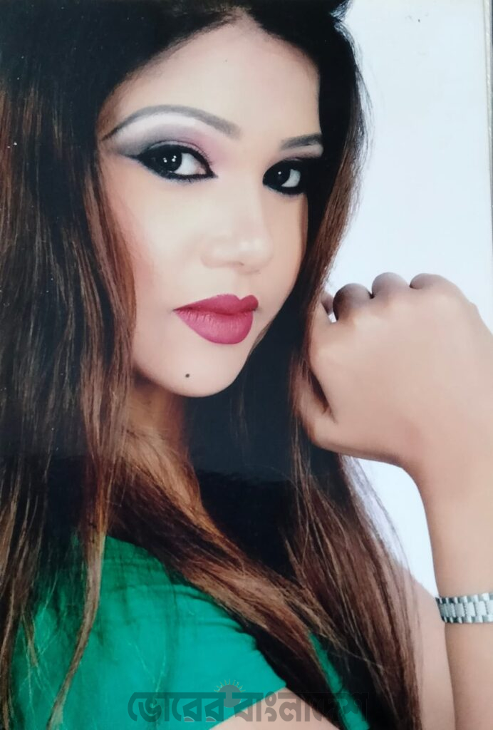 বাংলাদেশ চলচ্চিত্র শিল্পী সমিতির নির্বাচনে কার্যনির্বাহী সদস্য পদে প্রার্থী হচ্ছেন চিত্রনায়িকা হোসনে আরা রিয়া