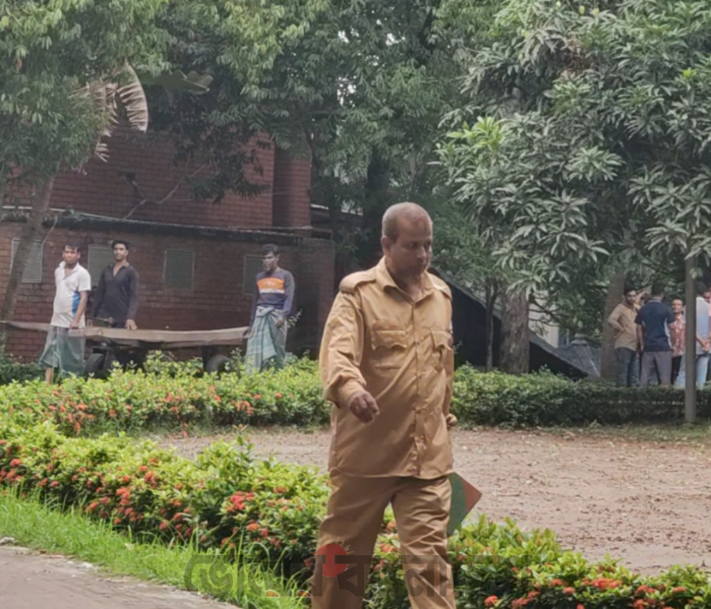 “শ্রমিকের রক্তে লেখা মে দিবসেও থামেনি চাকা—কালিয়াকৈরে কারখানায় চলছে কাজ!”