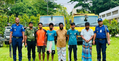 টাঙ্গাইল সদরে অবৈধ মাটি কাটার বিরুদ্ধে অভিযানে ৫ জন আটক ও ৪টি যানবাহন জব্দ