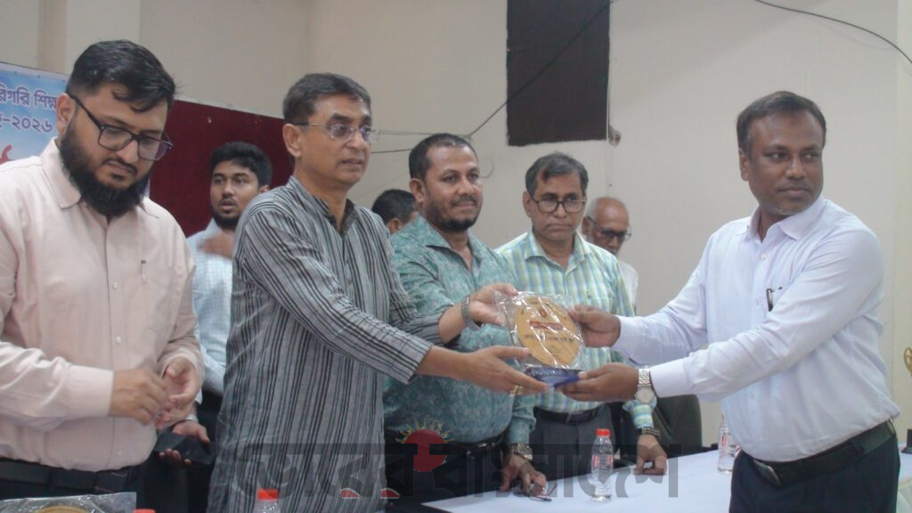 কালিয়াকৈরে  ক্রীড়া সমিতির শীতকালীন ক্রীড়া প্রতিযোগিতা ও জাতীয় শিক্ষা সপ্তাহ উপলক্ষে পুরস্কার বিতরণ ।