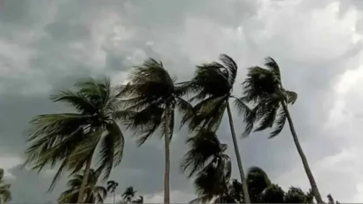 ঢাকাসহ ১০ অঞ্চলে ঝড়-বৃষ্টির আভাস, নদীবন্দরে সতর্ক সংকেত