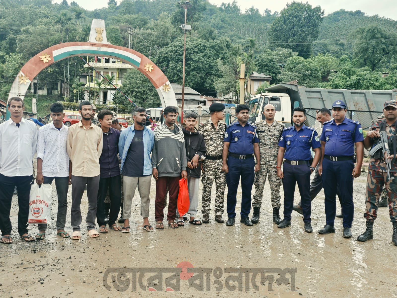 অবৈধ অনুপ্রবেশের দায়ে ভারতে সাজাভোগ শেষে দেশে ফিরলেন ৭ বাংলাদেশি