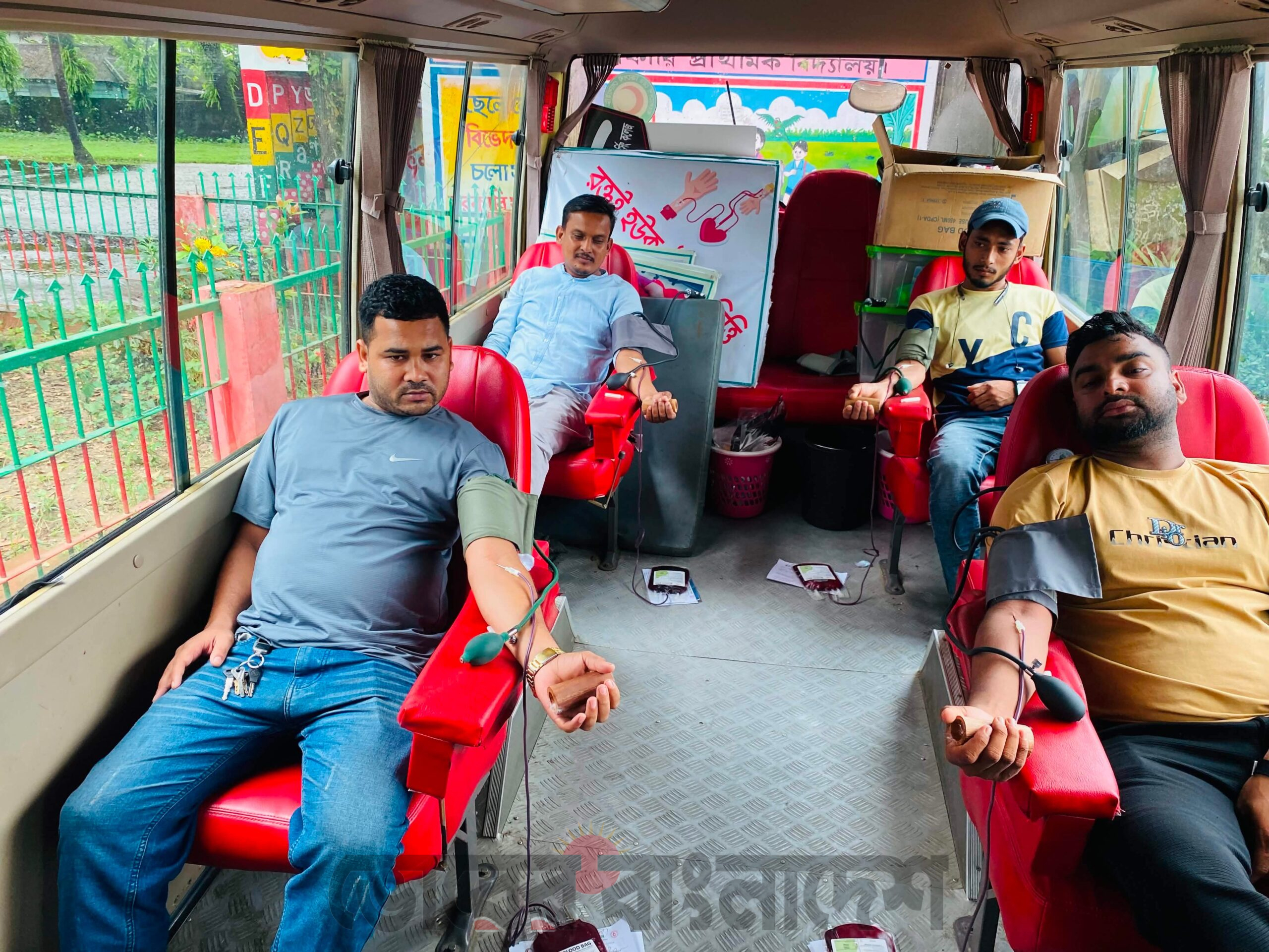 জাফলংয়ে স্বেচ্ছায় রক্তদান কর্মসূচি, রক্ত দিলেন ৮৫ জন