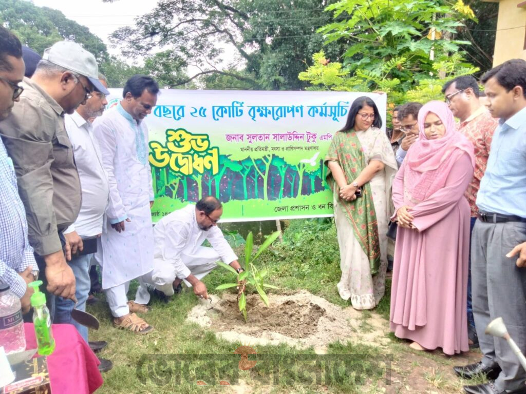 টাঙ্গাইলে বৃক্ষরোপণ কর্মসূচির উদ্বোধন