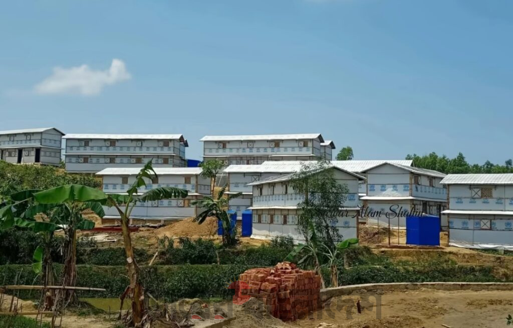 রোহিঙ্গা ক্যাম্পে স্থায়ী স্থাপনা নির্মাণ: স্থানীয়দের মধ্যে বাড়ছে উদ্বেগ