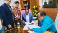 এভাবে হাসপাতাল চলতে পারে না’- টাঙ্গাইলে হাসপাতাল পরিদর্শনে এসে ক্ষোভ প্রকাশ করলেন প্রতিমন্ত্রী টুকুর