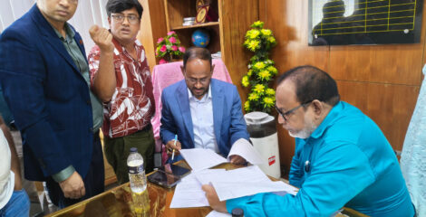 এভাবে হাসপাতাল চলতে পারে না’- টাঙ্গাইলে হাসপাতাল পরিদর্শনে এসে ক্ষোভ প্রকাশ করলেন প্রতিমন্ত্রী টুকুর