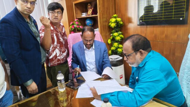 এভাবে হাসপাতাল চলতে পারে না’- টাঙ্গাইলে হাসপাতাল পরিদর্শনে এসে ক্ষোভ প্রকাশ করলেন প্রতিমন্ত্রী টুকুর