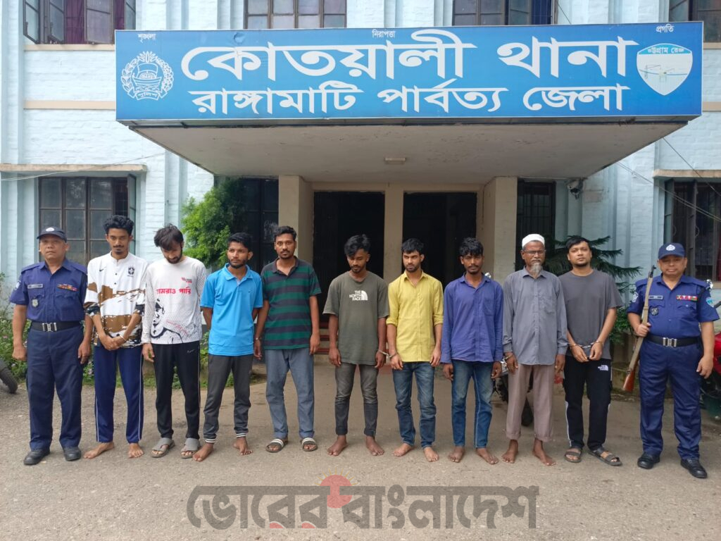 ২২ মামলার পলাতক সজল দাশসহ ৯ জন গ্রেফতার, কোতয়ালী পুলিশের অভিযানে উদ্ধার ইয়াবা