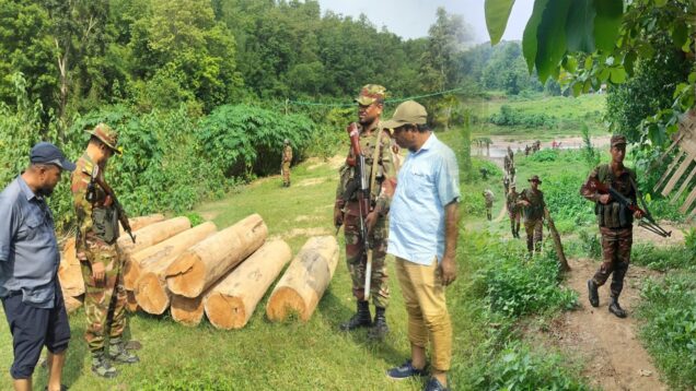 জুরাছড়িতে সেনাবাহিনীর বিশেষ অভিযানে ৯০ লক্ষ টাকার অবৈধ কাঠ জব্দ