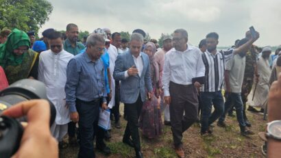 রেলওয়ের বৃক্ষরোপণ কর্মসূচী উদ্বোধন করলেন রেলমন্ত্রী।