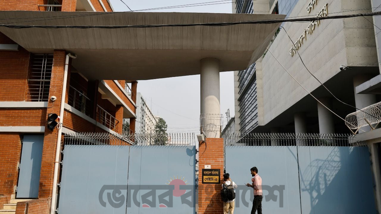সচিবালয়ে প্রবেশে অনলাইন রেজিস্ট্রেশন বাধ্যতামূলক করছে সরকার
