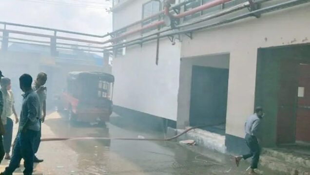 গাজীপুরে মালেকবাড়ি পোশাক কারখানায় আগুন, নিয়ন্ত্রণে ৪ ইউনিট