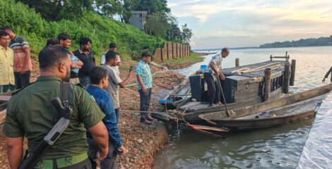 জাফলংয়ে অবৈধ বালু উত্তোলন, ৬ হাজার ঘনফুট বালু জব্দ