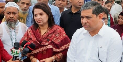 প্রধানমন্ত্রীর নির্দেশনায় ২০ বছর পর আমিনবাজার-হেমায়েতপুর সড়ক দুর্গন্ধমুক্ত ও সৌন্দর্যবর্ধনের কাজ শুরু