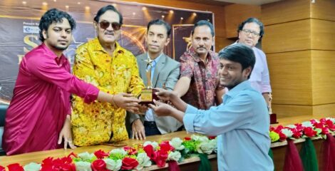 পরিবেশ ও সমাজসেবায় ‘স্টার এক্সিলেন্স অ্যাওয়ার্ড’ পেলেন সাংবাদিক ইসমাইল
