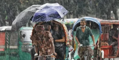মৌসুমি বায়ু সক্রিয় থাকায় আজ সারা দেশে থাকবে বৃষ্টি
